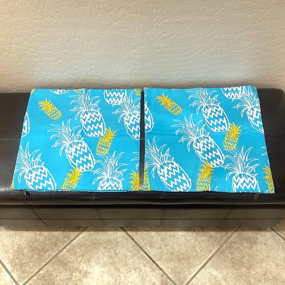 New Pier 1 Pillow Covers Set of 2 Pineapple Blue White Yellow Tropical - Picture 3 of 7